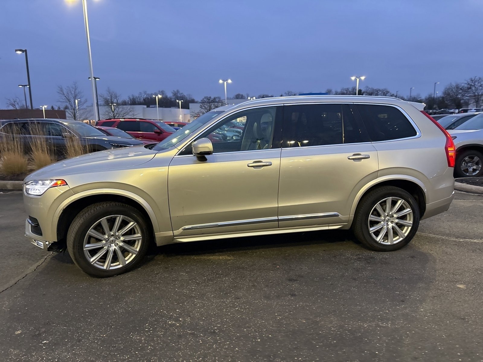 Used 2016 Volvo XC90 T6 Inscription w/ Vision Package image 15