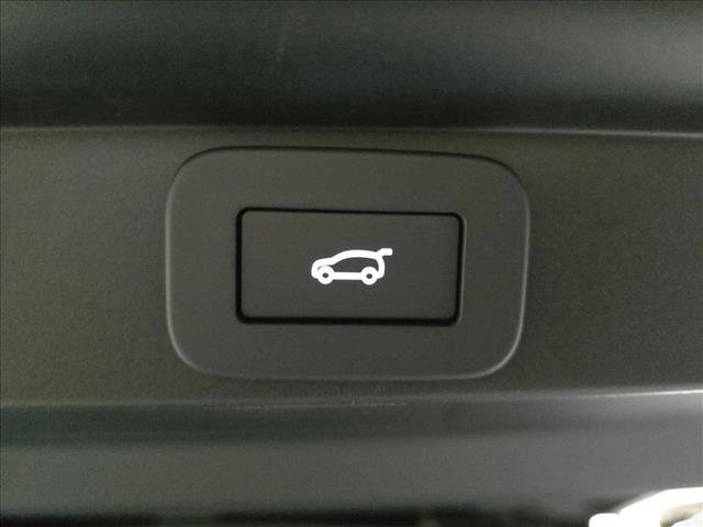 New 2025 Land Rover Range Rover Long Wheelbase SE image 15