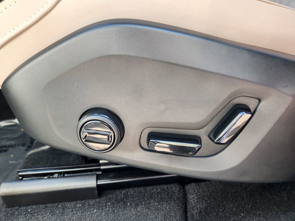 New 2026 Volvo XC60 B5 Plus w/ Protection Package Premier image 7