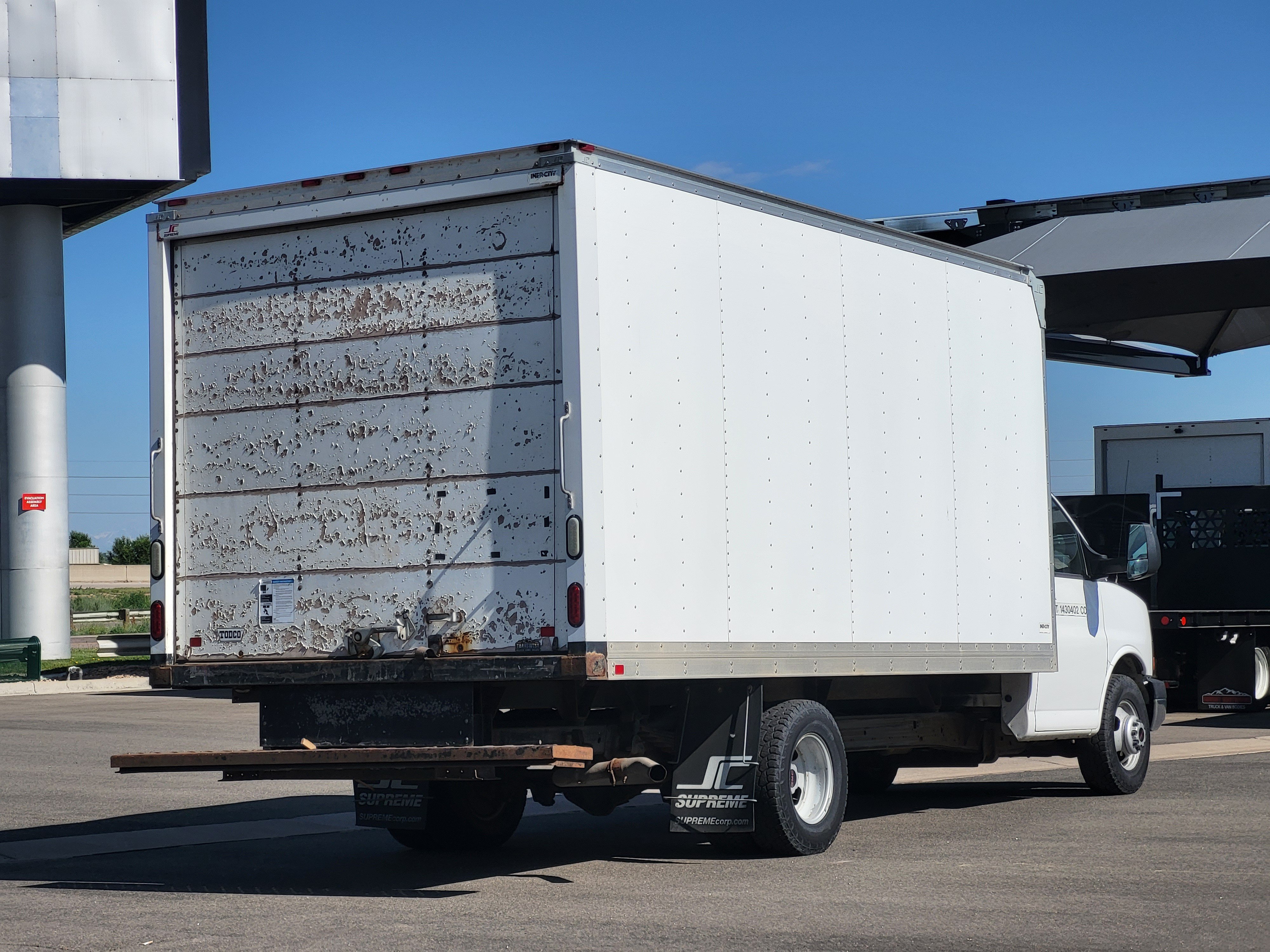 Used 2014 GMC Savana 3500 RWD image 4