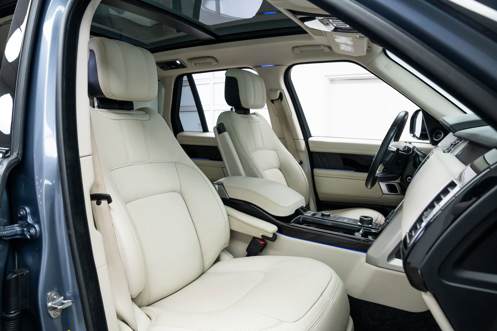 Used 2021 Land Rover Range Rover Westminster Edition image 24