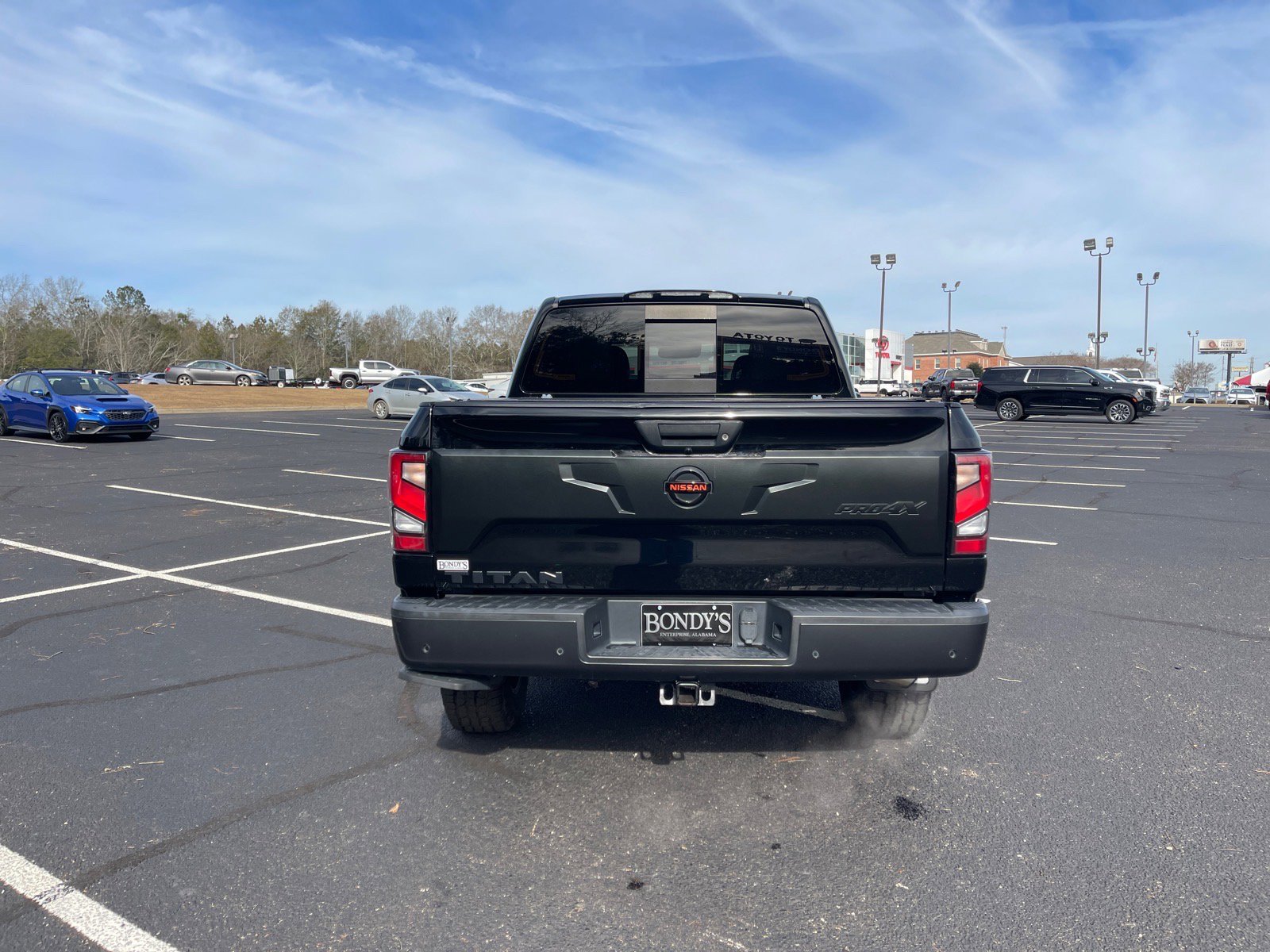 Used 2021 Nissan Titan PRO-4X w/ Pro-4x Convenience Package image 15