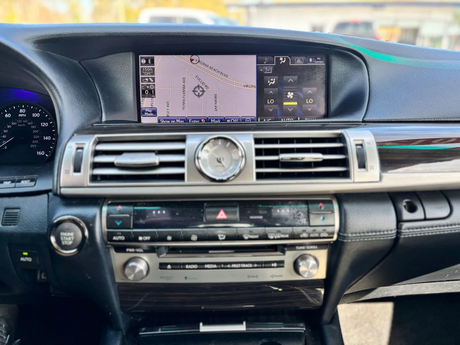 Used 2013 Lexus LS 460 LS 460 Sedan 4D w/ Comfort Pkg image 19