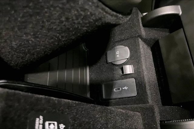 Used 2022 Porsche Panamera 4 Platinum Edition image 33