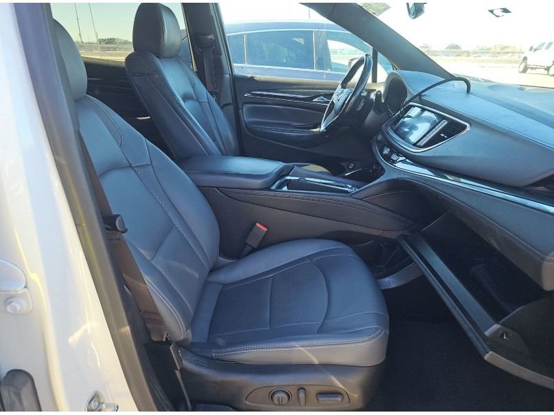 Used 2023 Buick Enclave Essence image 24