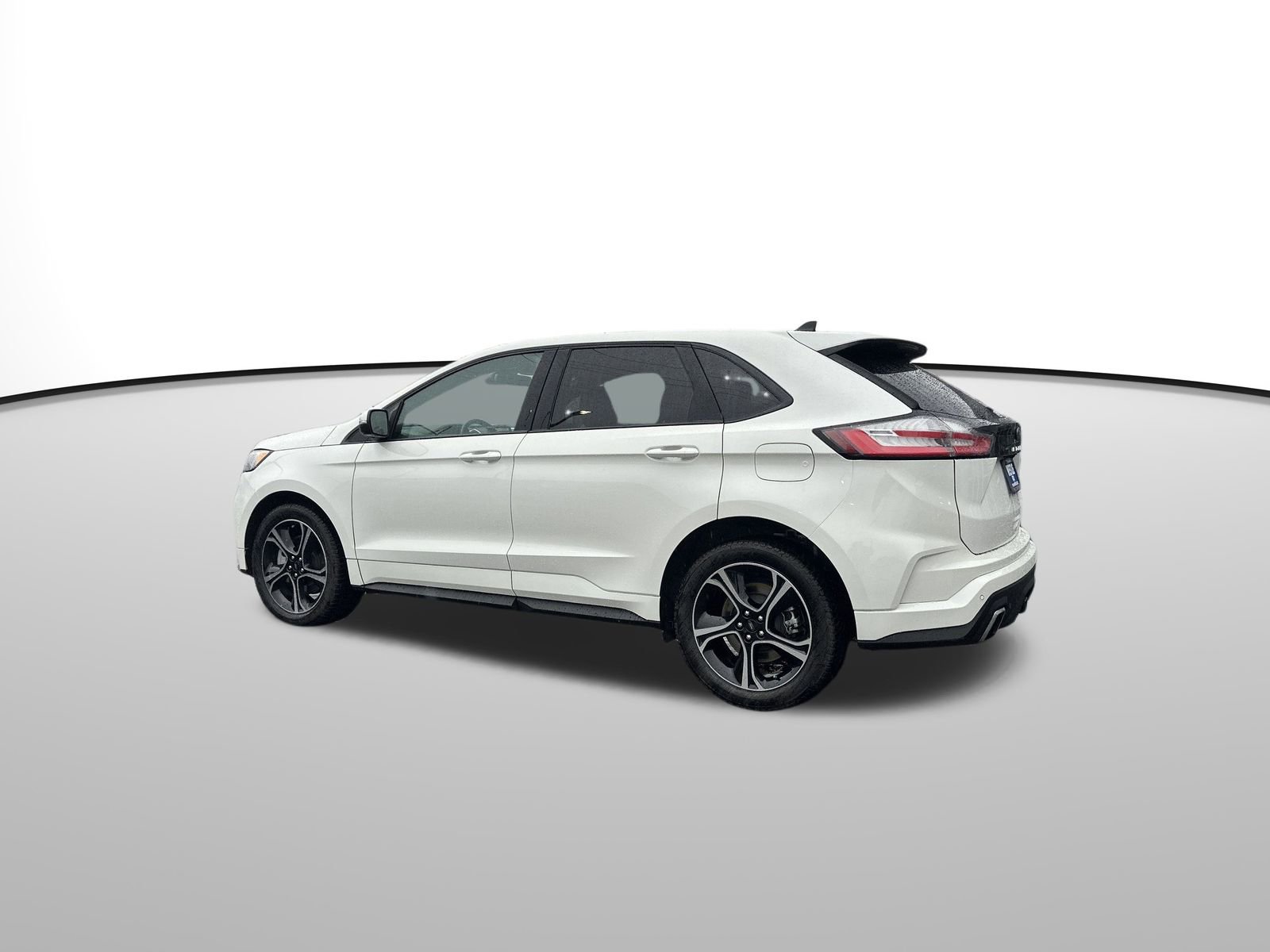 Used 2022 Ford Edge ST image 3