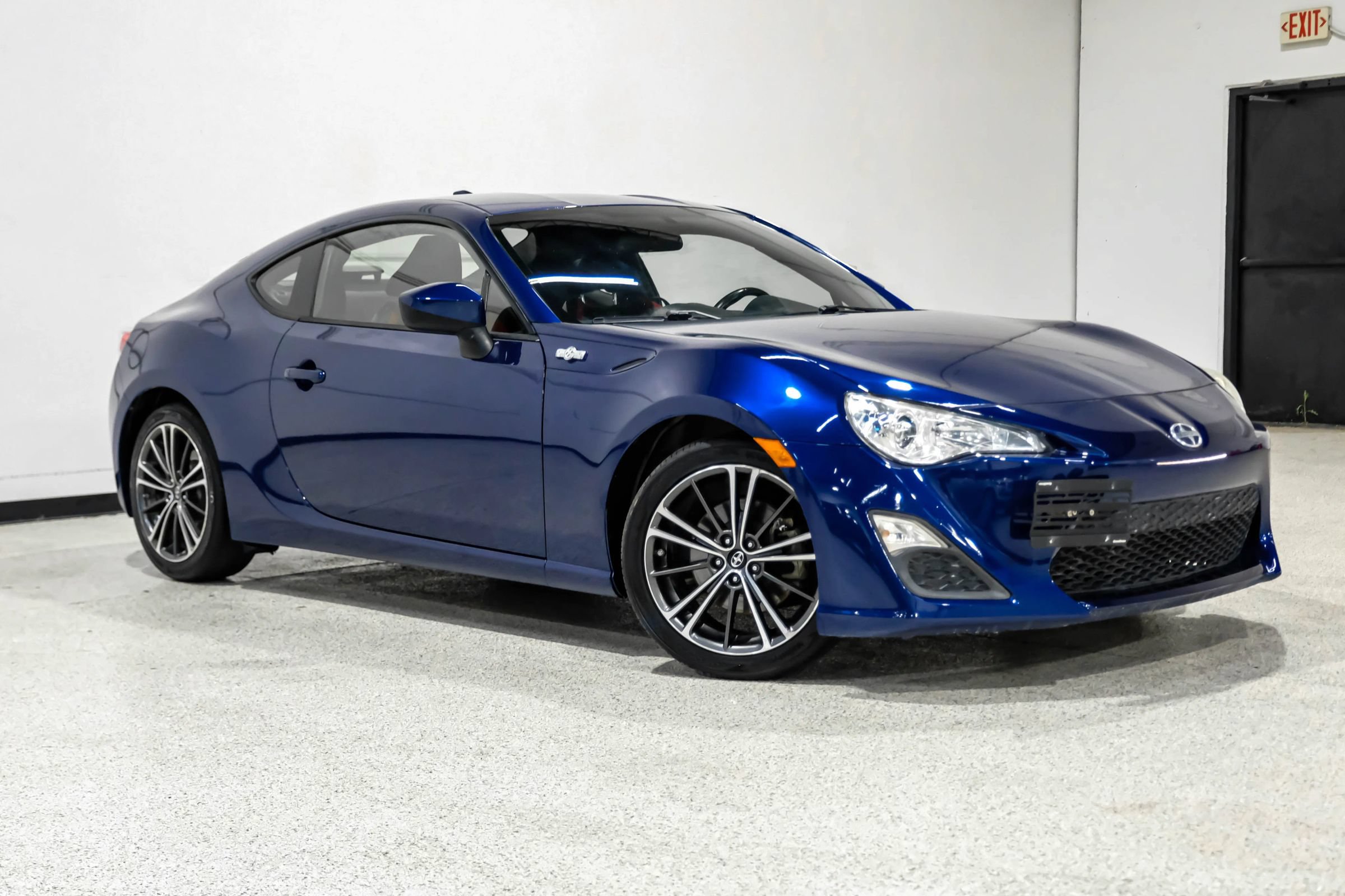 Used 2015 Scion FR-S RWD image 4