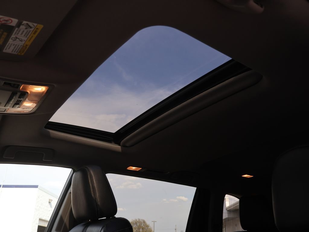 Used 2017 Toyota Highlander SE image 38