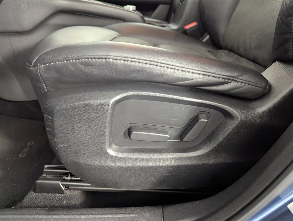 Used 2021 MAZDA CX-5 Touring image 13