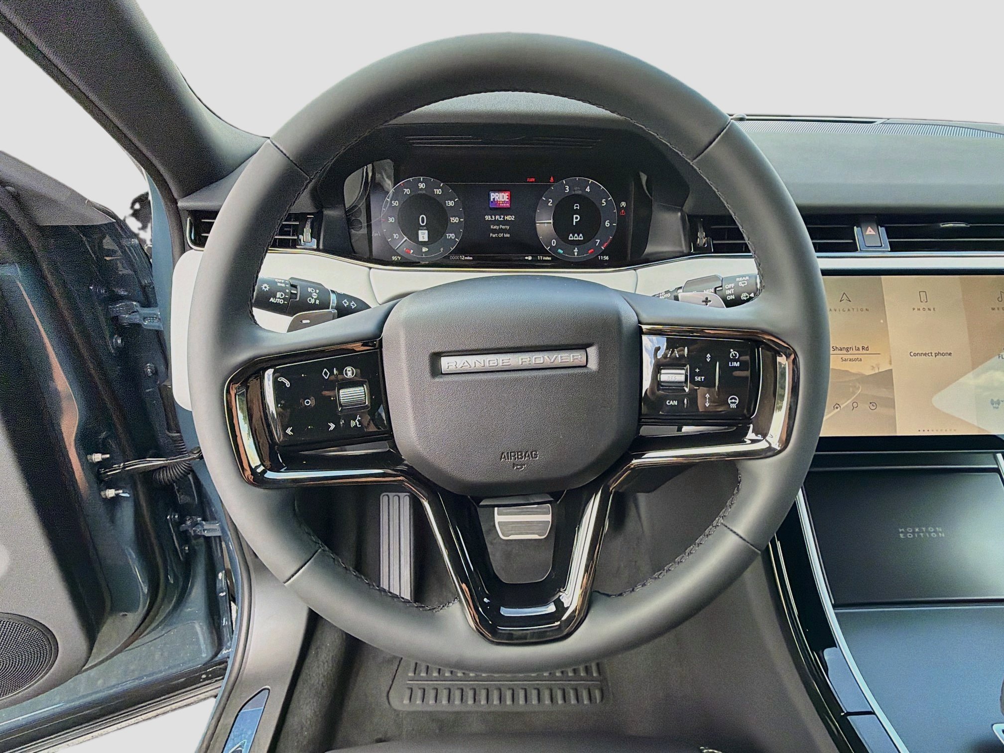 New 2026 Land Rover Range Rover Evoque Hoxton AWD/4WD image 39