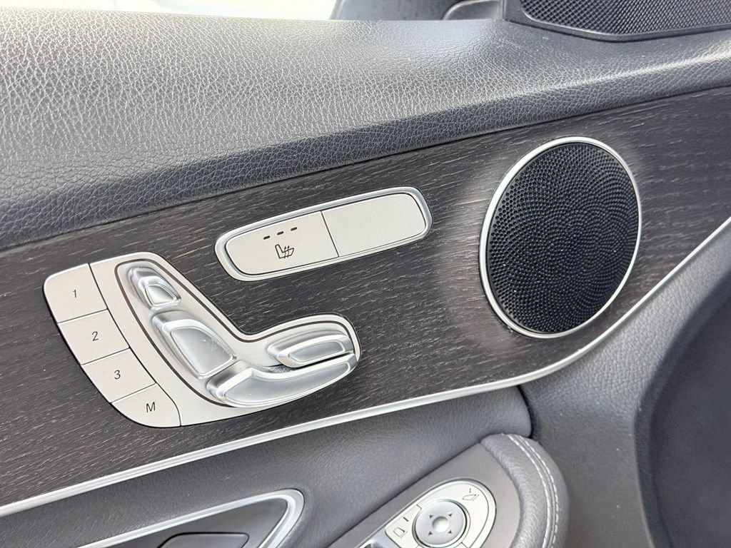 Used 2020 Mercedes-Benz C 300 Sedan image 9