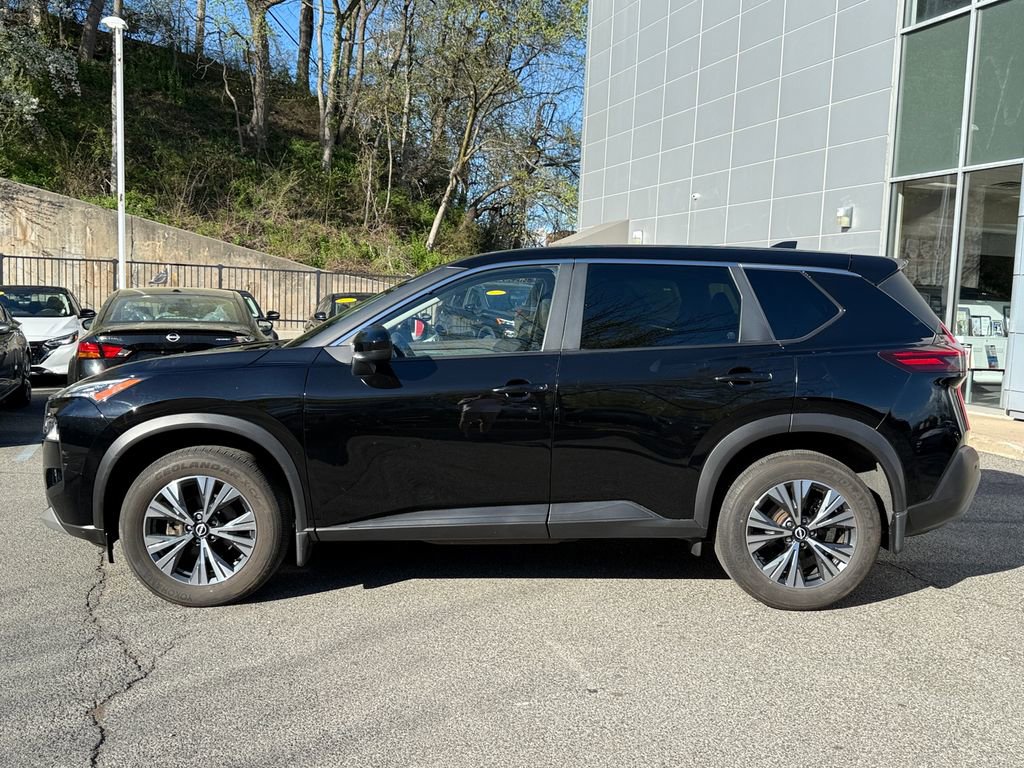 Used 2023 Nissan Rogue SV AWD/4WD image 3