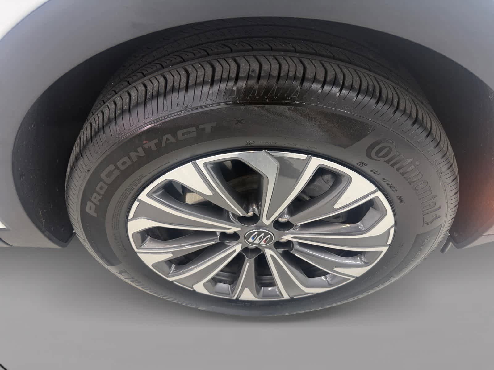 Used 2024 Buick Envision Preferred AWD/4WD image 9