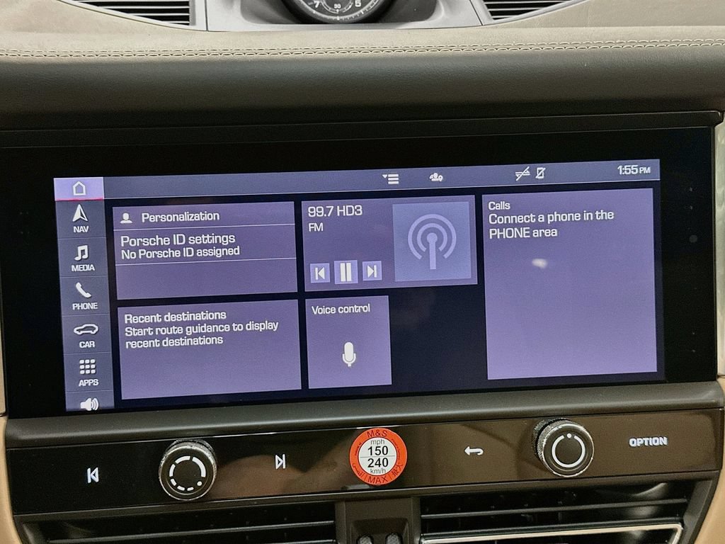 Certified 2025 Porsche Macan AWD/4WD image 16