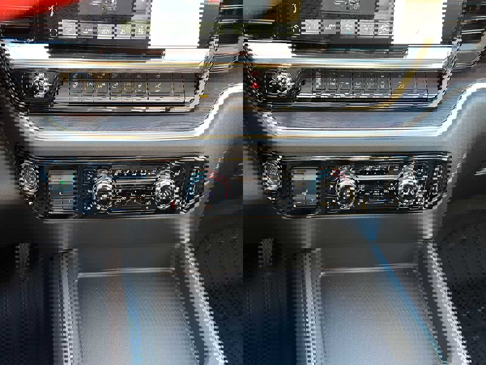 New 2026 GMC Sierra 2500 SLT image 27