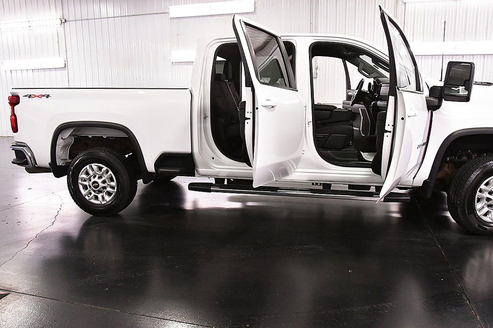 Used 2024 Chevrolet Silverado 2500 LT image 32