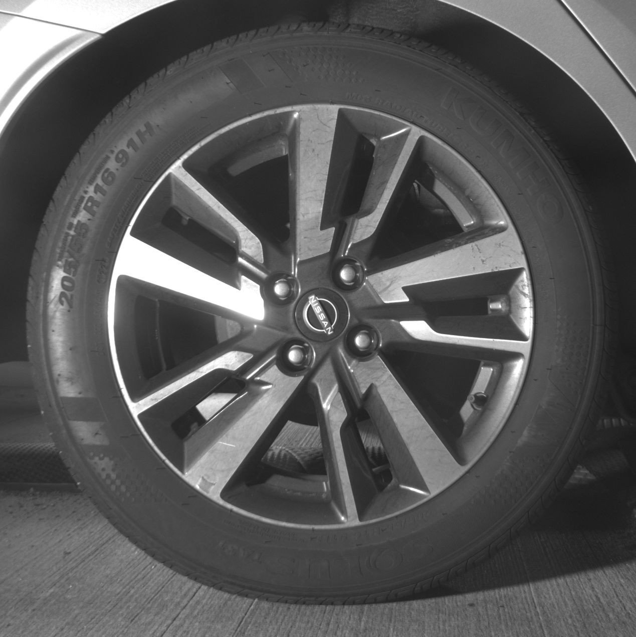 Used 2025 Nissan Versa SV FWD image 15