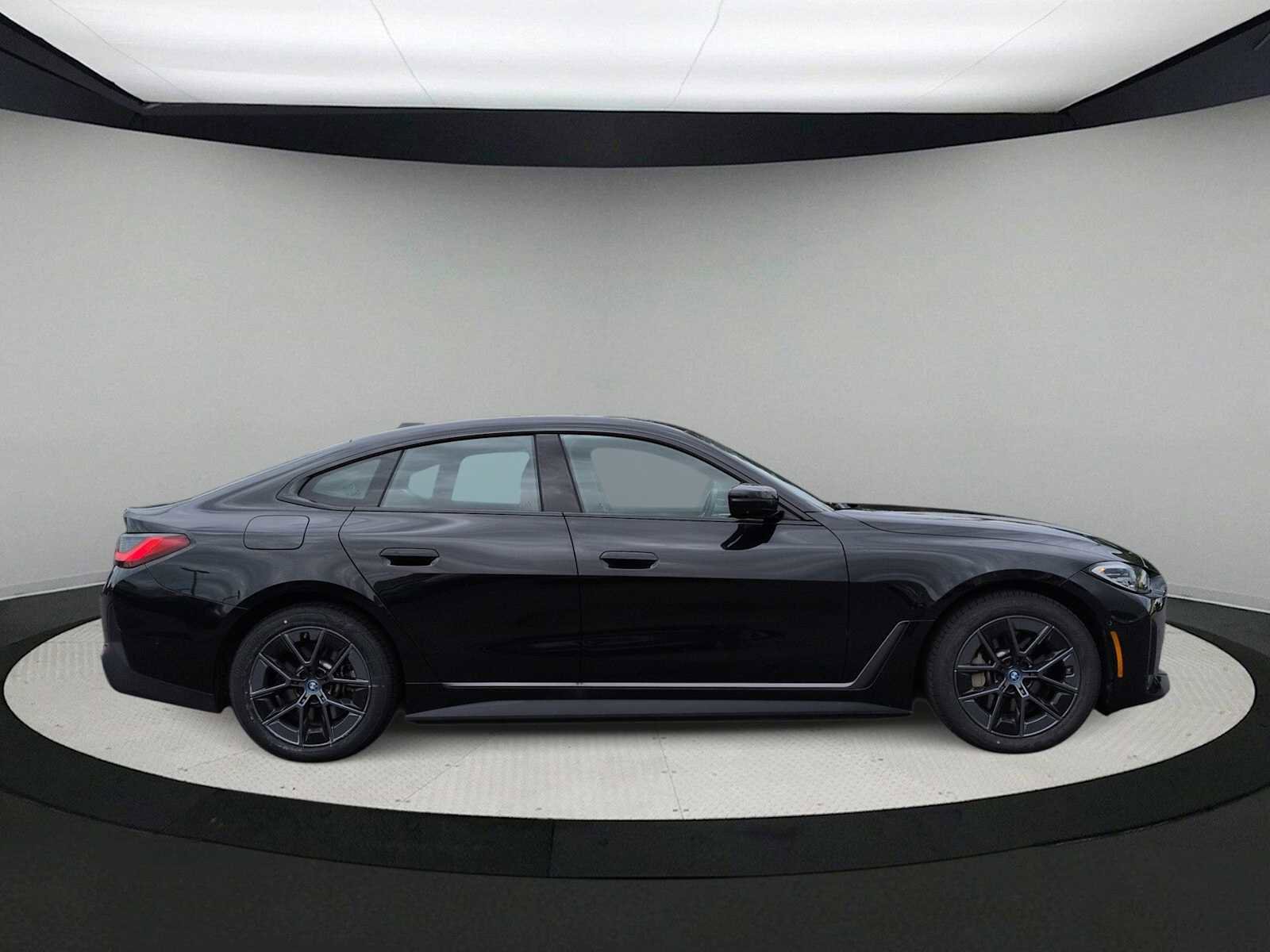 Certified 2023 BMW i4 eDrive35 w/ Premium Package RWD image 9