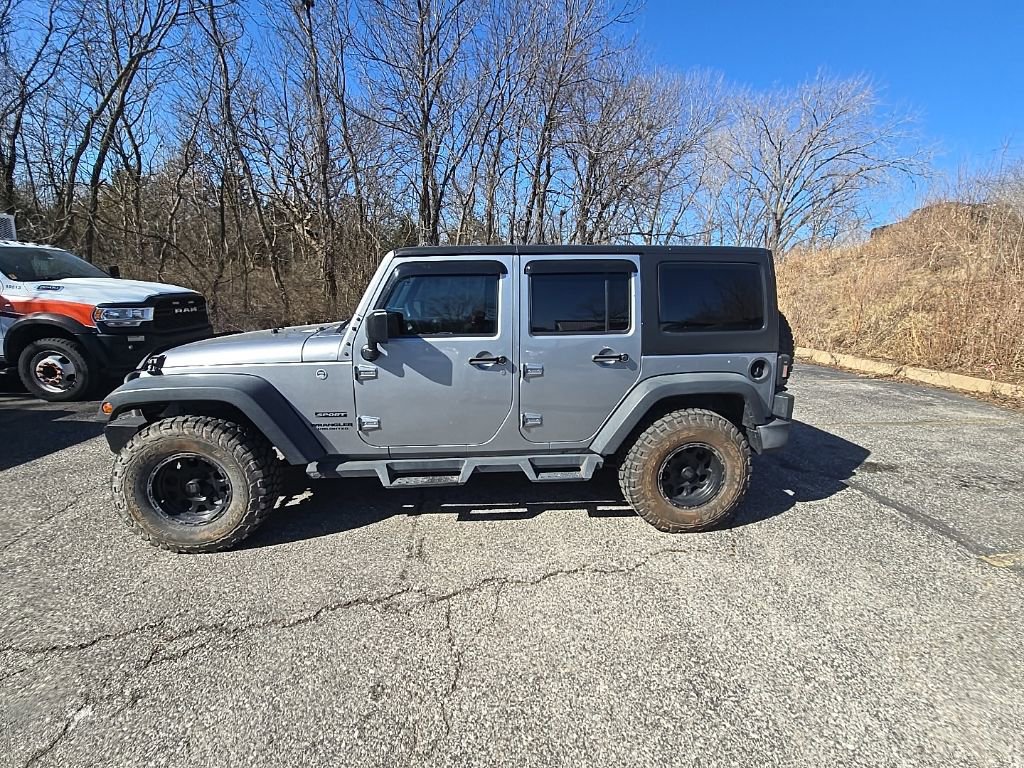 Used 2016 Jeep Wrangler Unlimited Sport image 3