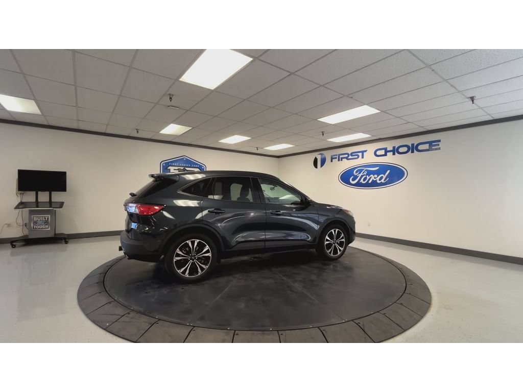 Used 2022 Ford Escape SEL w/ SEL Stealth AWD Package image 2