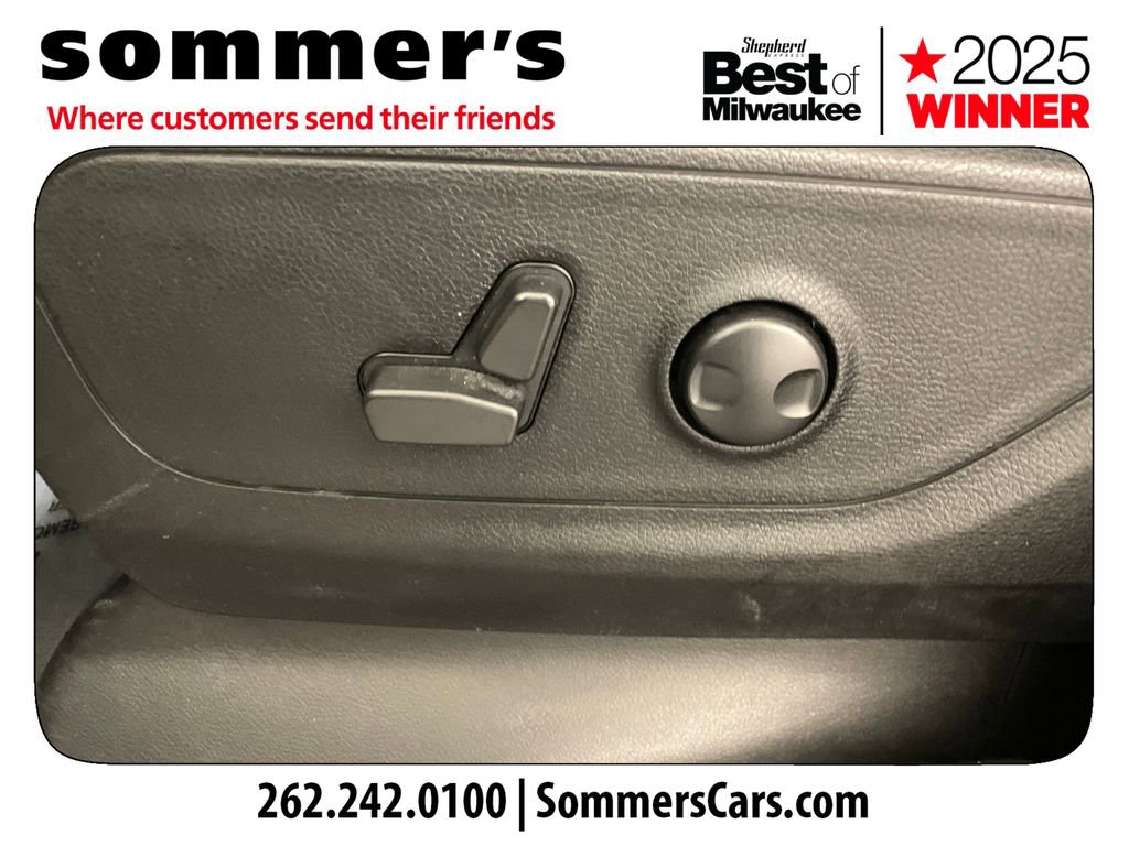 Used 2022 RAM 1500 Big Horn w/ Night Edition AWD/4WD image 10