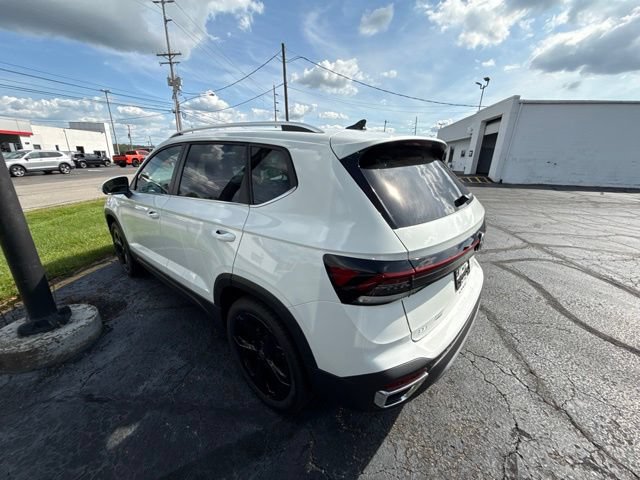 New 2026 Volkswagen Taos SEL AWD/4WD image 5