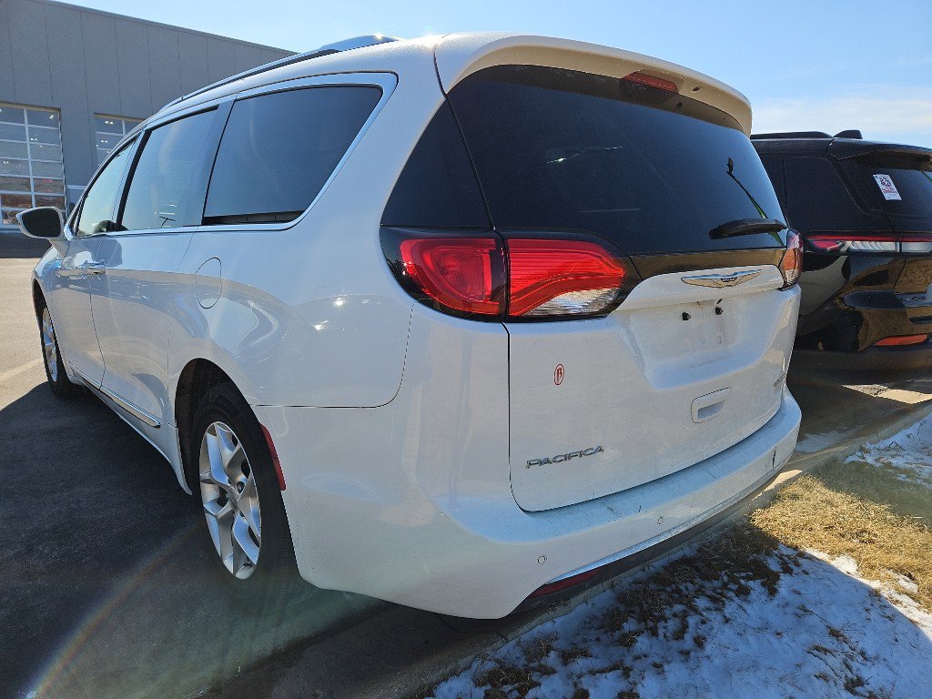 Used 2020 Chrysler Pacifica Limited image 5