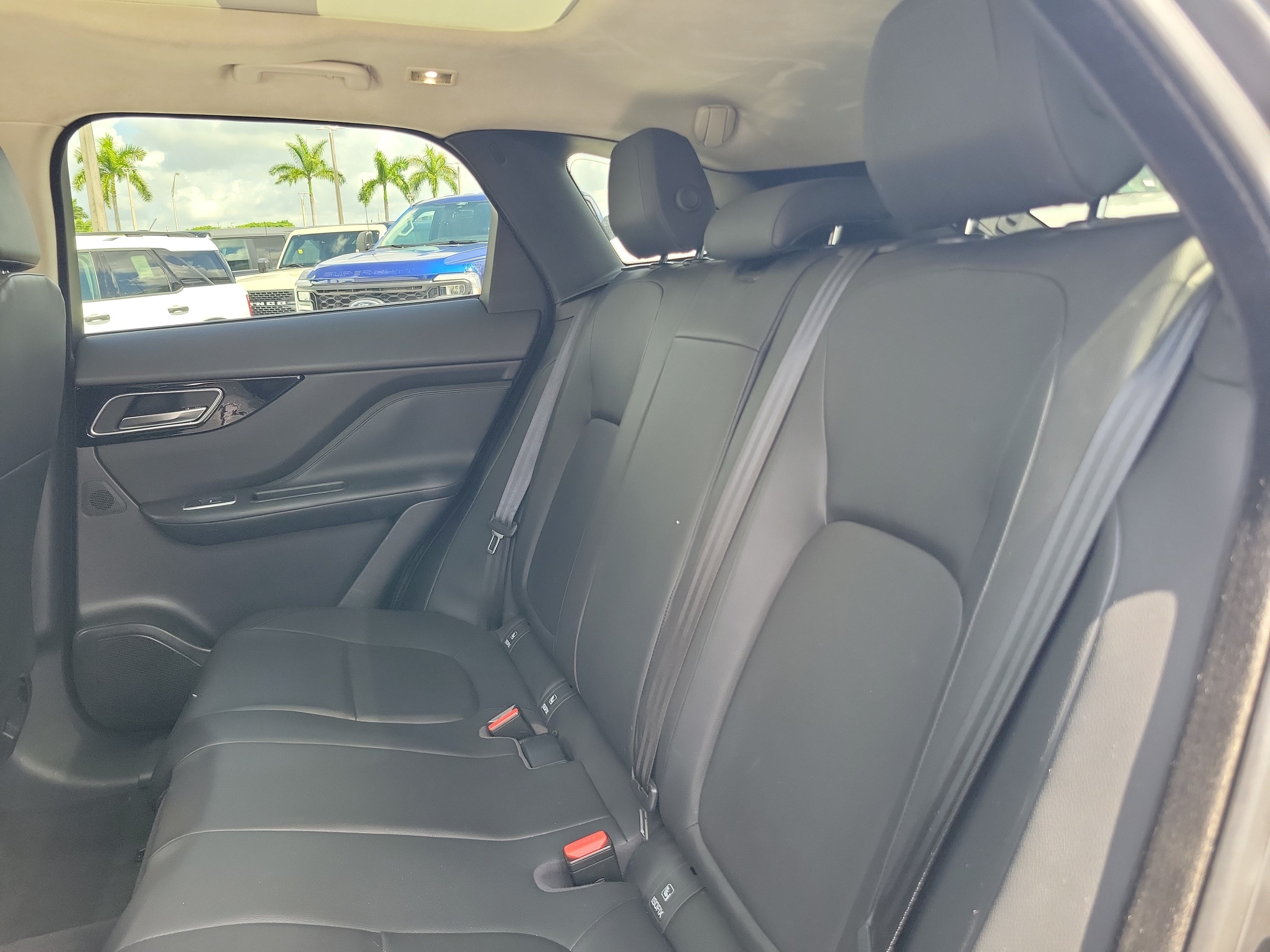 Used 2019 Jaguar F-PACE AWD/4WD image 14