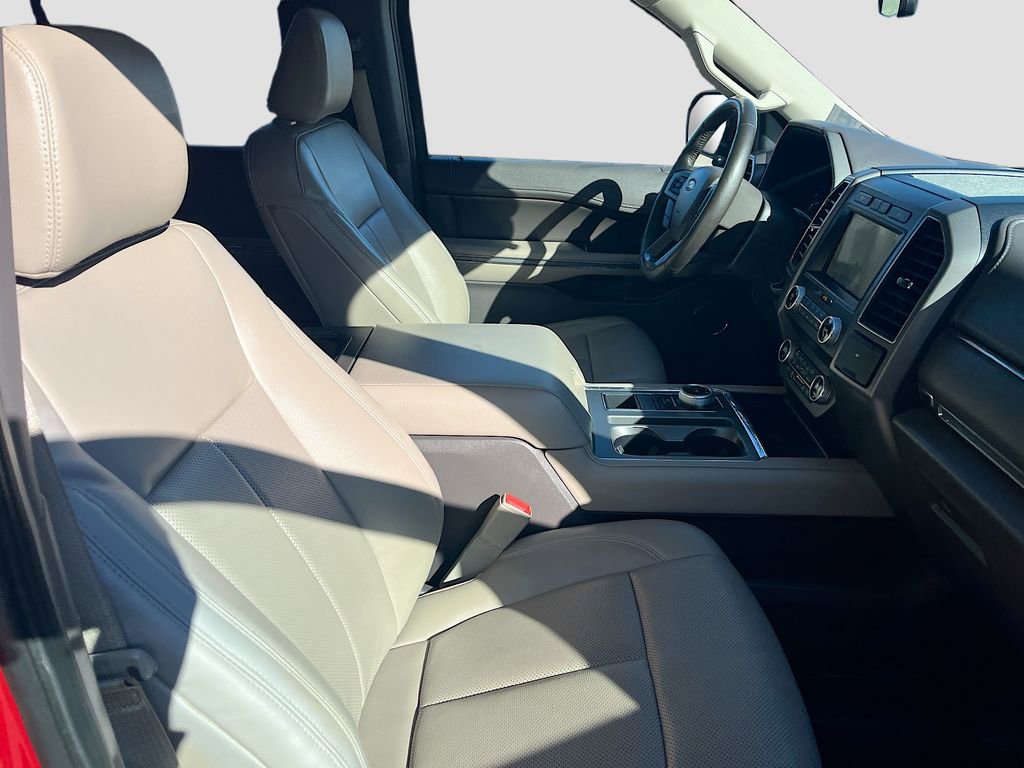 Used 2021 Ford Expedition XLT image 30