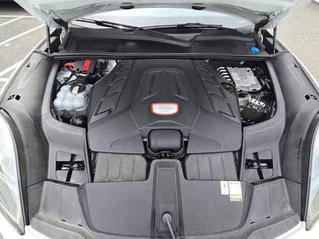 Used 2023 Porsche Cayenne Turbo AWD/4WD image 29