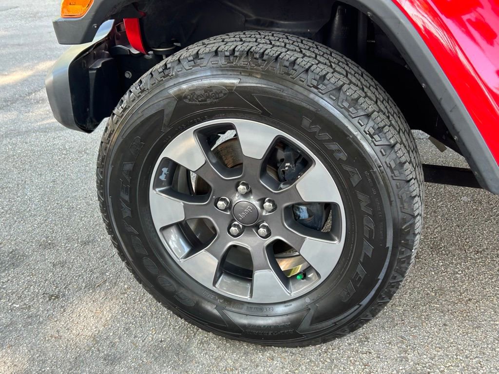 Used 2018 Jeep Wrangler Unlimited Sahara AWD/4WD image 28