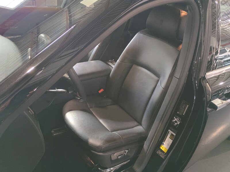 Used 2010 Rolls-Royce Ghost RWD image 15
