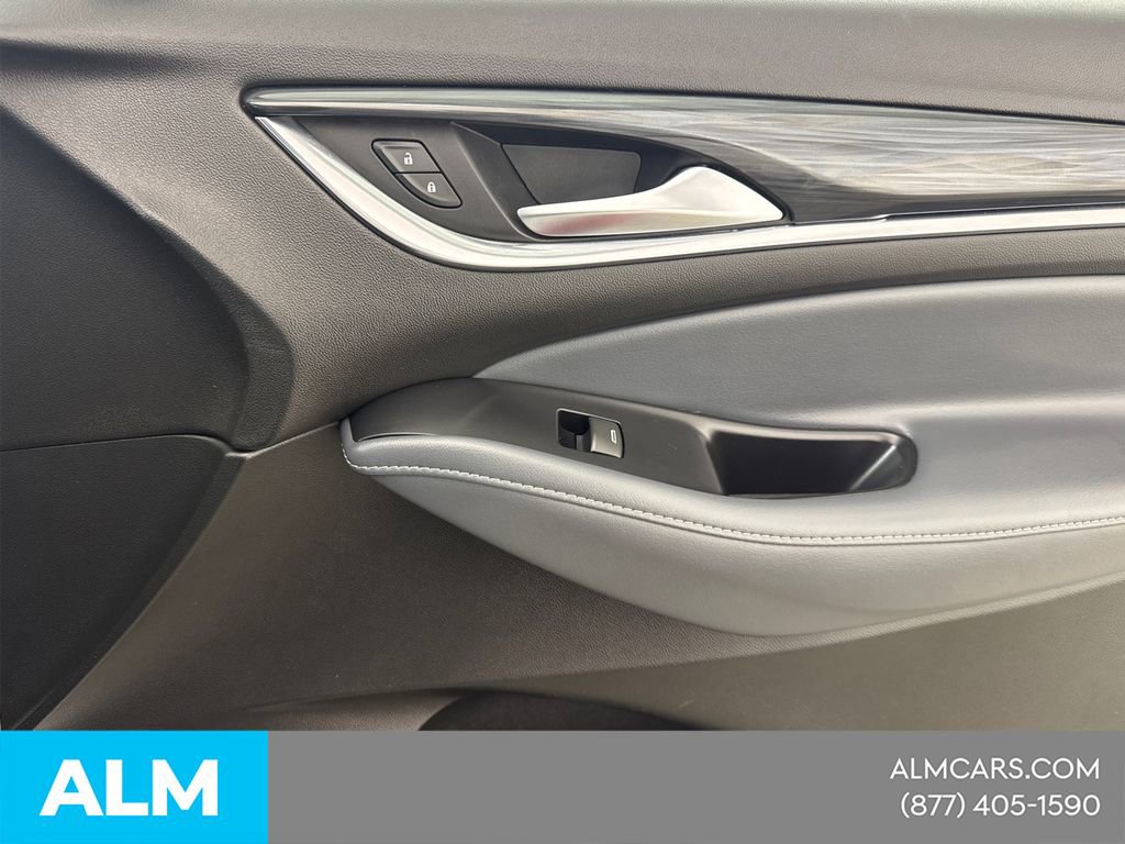 Used 2022 Buick Enclave Premium AWD/4WD image 18