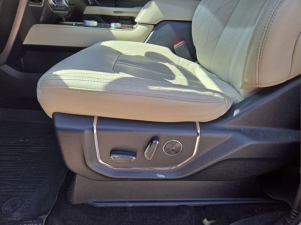 Used 2021 Ford Expedition Platinum image 26