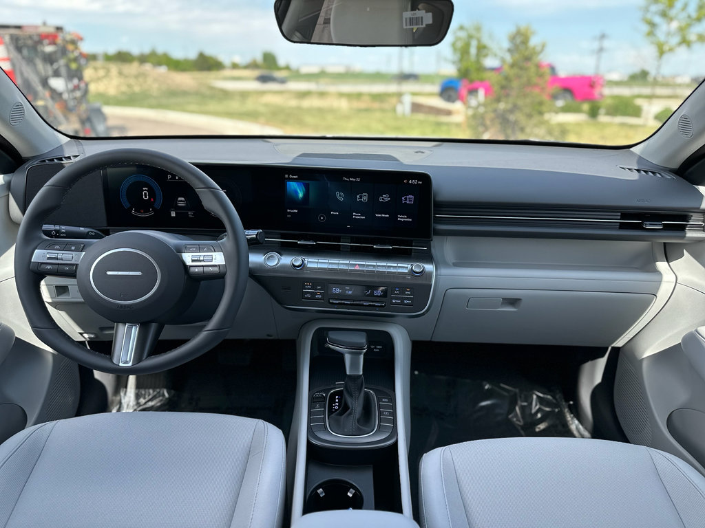 Used 2025 Hyundai Kona SEL image 11