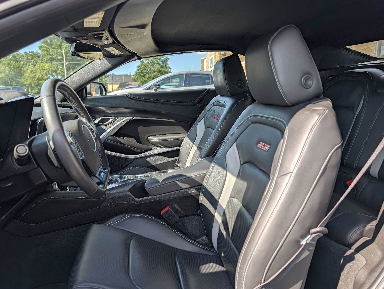 Used 2018 Chevrolet Camaro SS RWD image 24