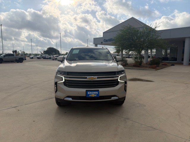 Used 2022 Chevrolet Tahoe LT w/ Luxury Package RWD image 2