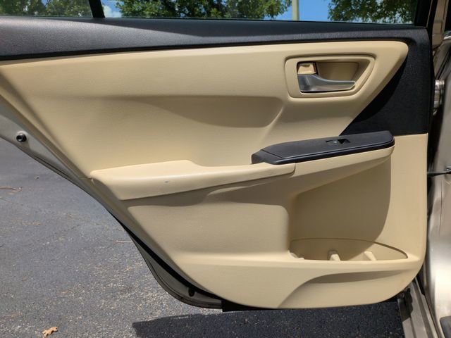 Used 2016 Toyota Camry LE w/ Moonroof Package FWD image 27