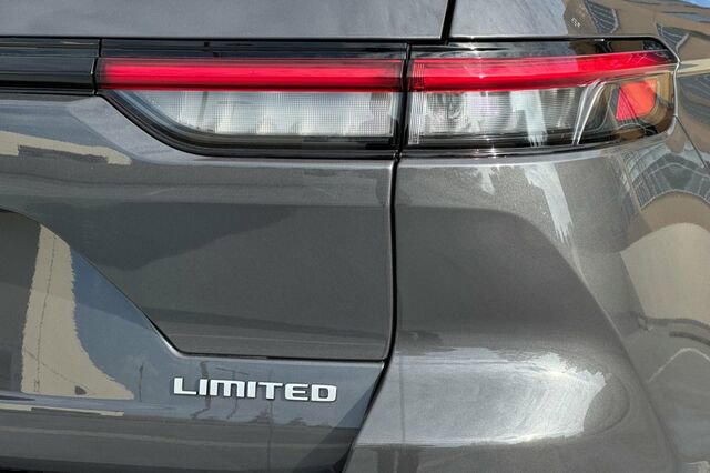 New 2025 Jeep Grand Cherokee Limited image 24