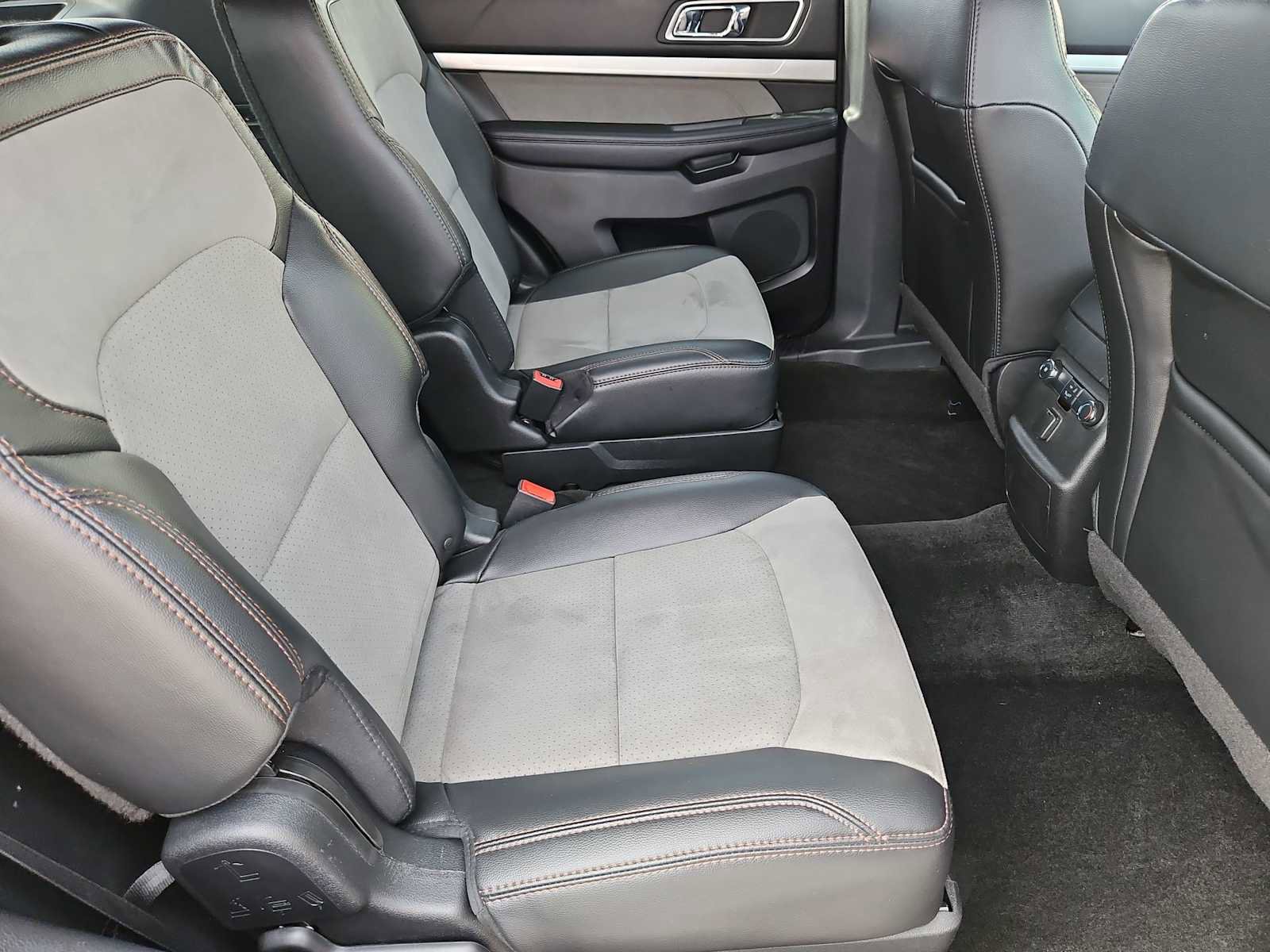 Used 2017 Ford Explorer XLT w/ Equipment Group 202A image 20