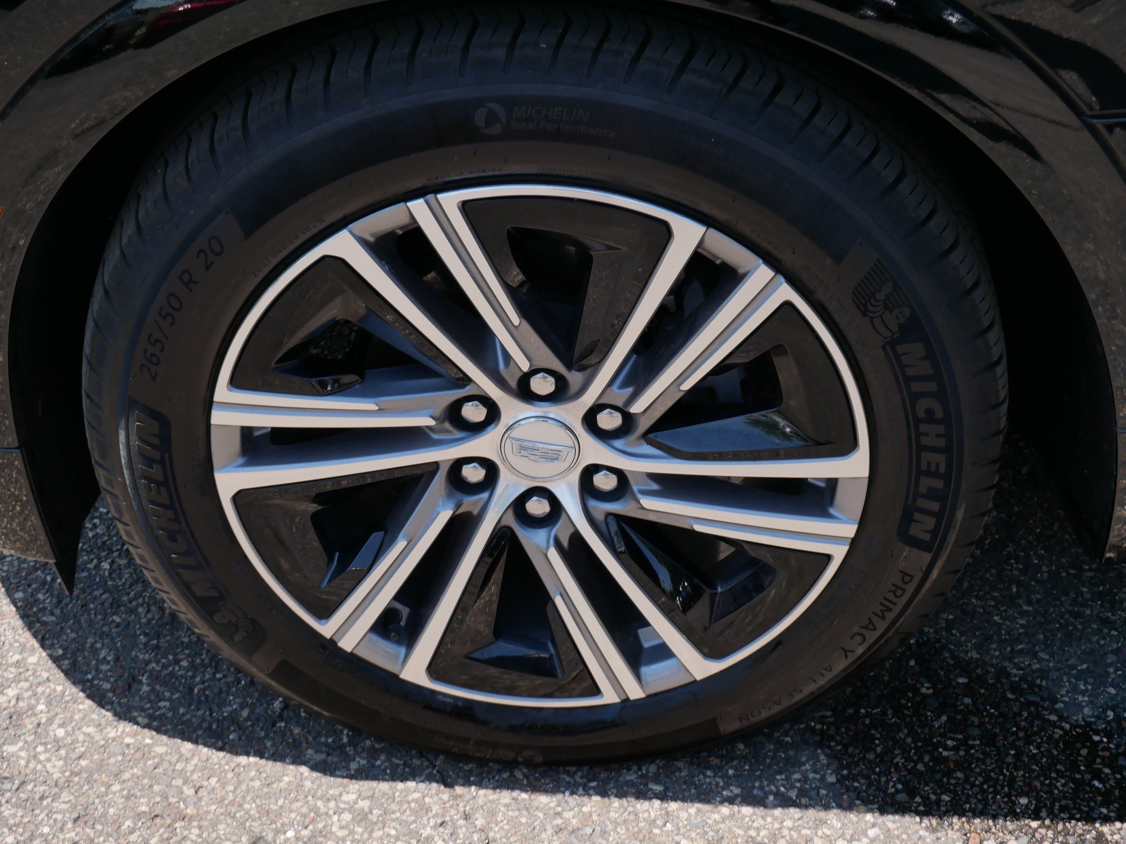 Used 2024 Cadillac Lyriq Luxury AWD/4WD image 15