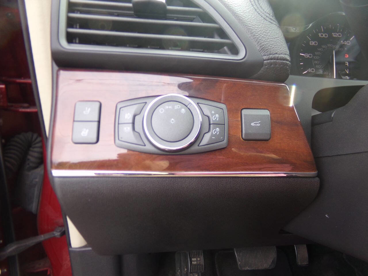 Used 2015 Lincoln MKX AWD w/ Equipment Group 102A image 28