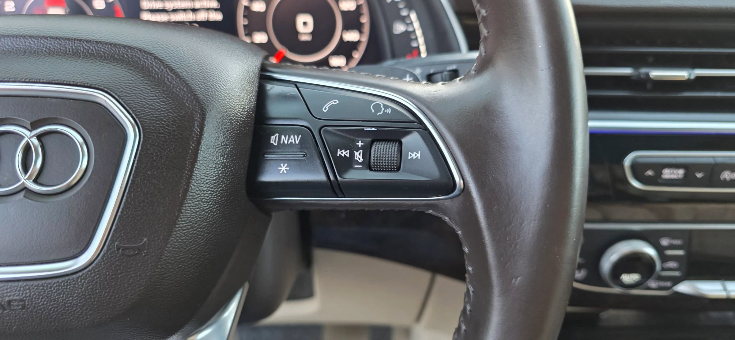 Used 2018 Audi Q7 3.0T Prestige w/ Prestige Package image 10