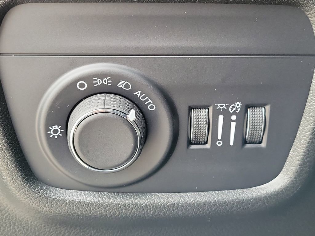 New 2025 Jeep Grand Cherokee Laredo X w/ Luxury Tech Group I image 23