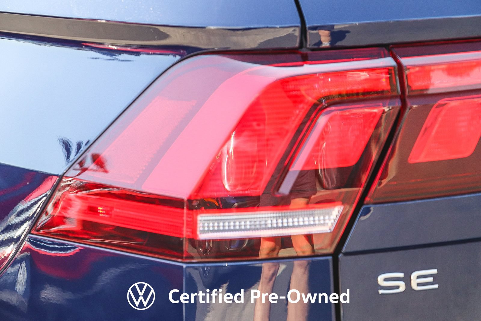 Used 2023 Volkswagen Tiguan SE w/ Panoramic Sunroof Package FWD image 10