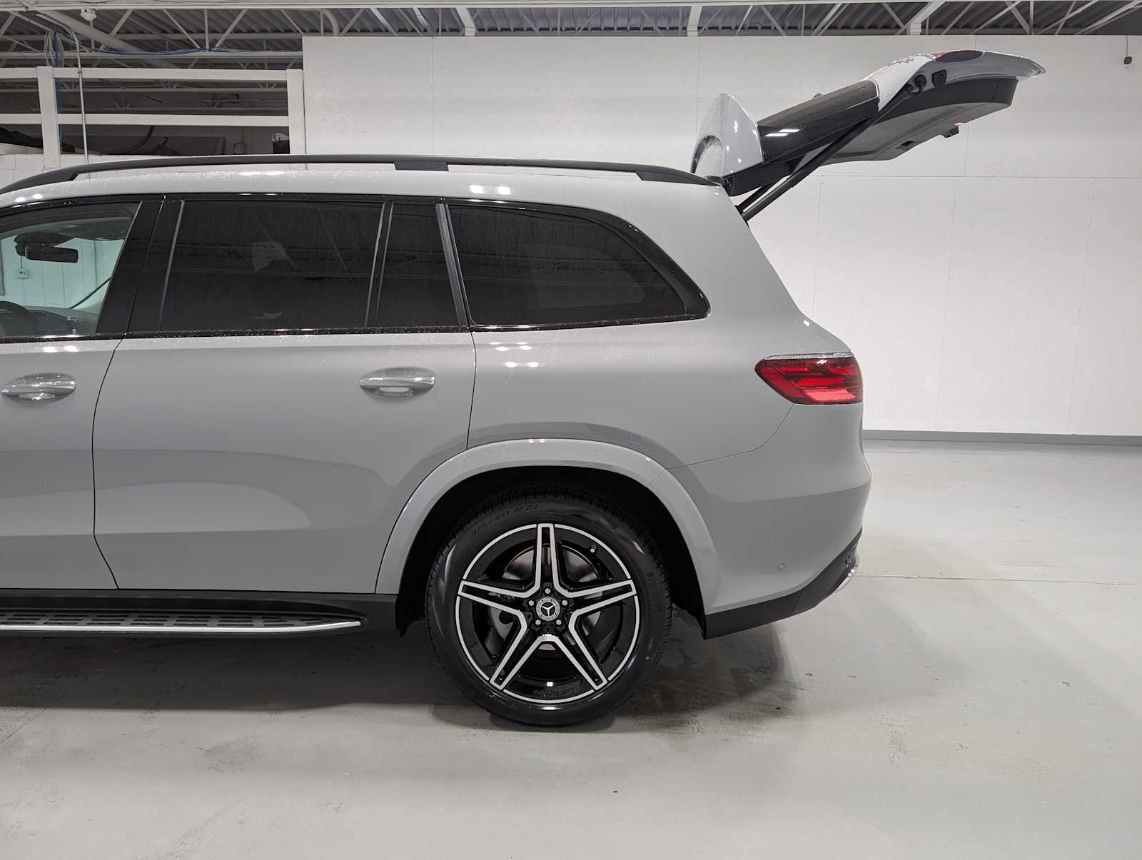 New 2026 Mercedes-Benz GLS 450 4MATIC image 9