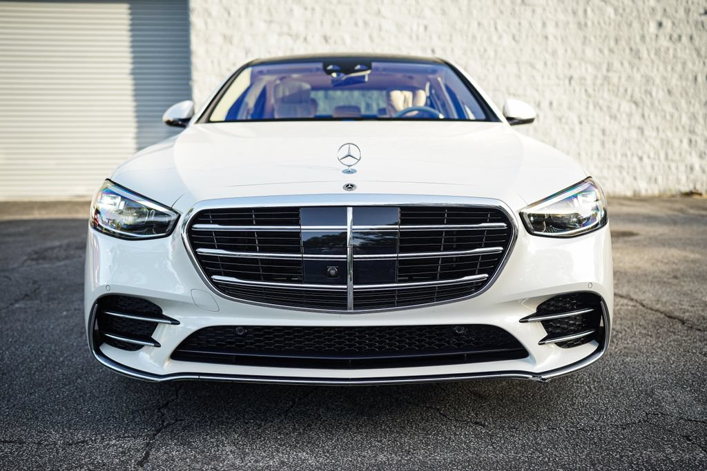 Used 2022 Mercedes-Benz S 500 4MATIC w/ AMG Line Package image 4