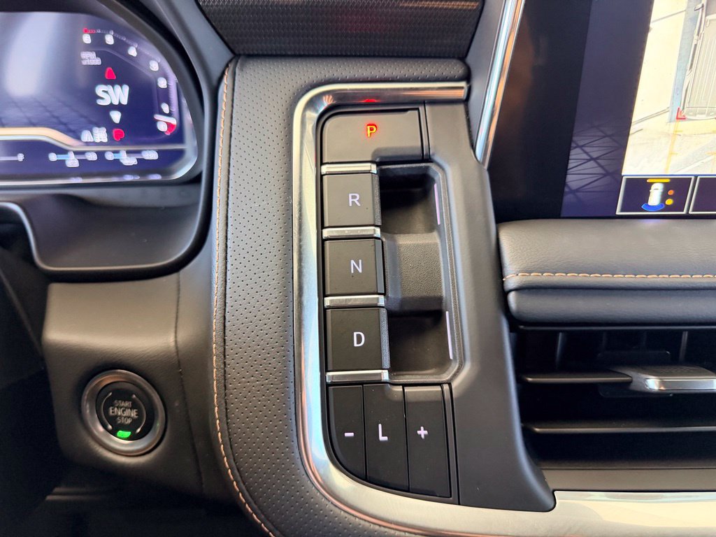 Used 2024 GMC Yukon XL AT4 w/ Technology Package AWD/4WD image 28