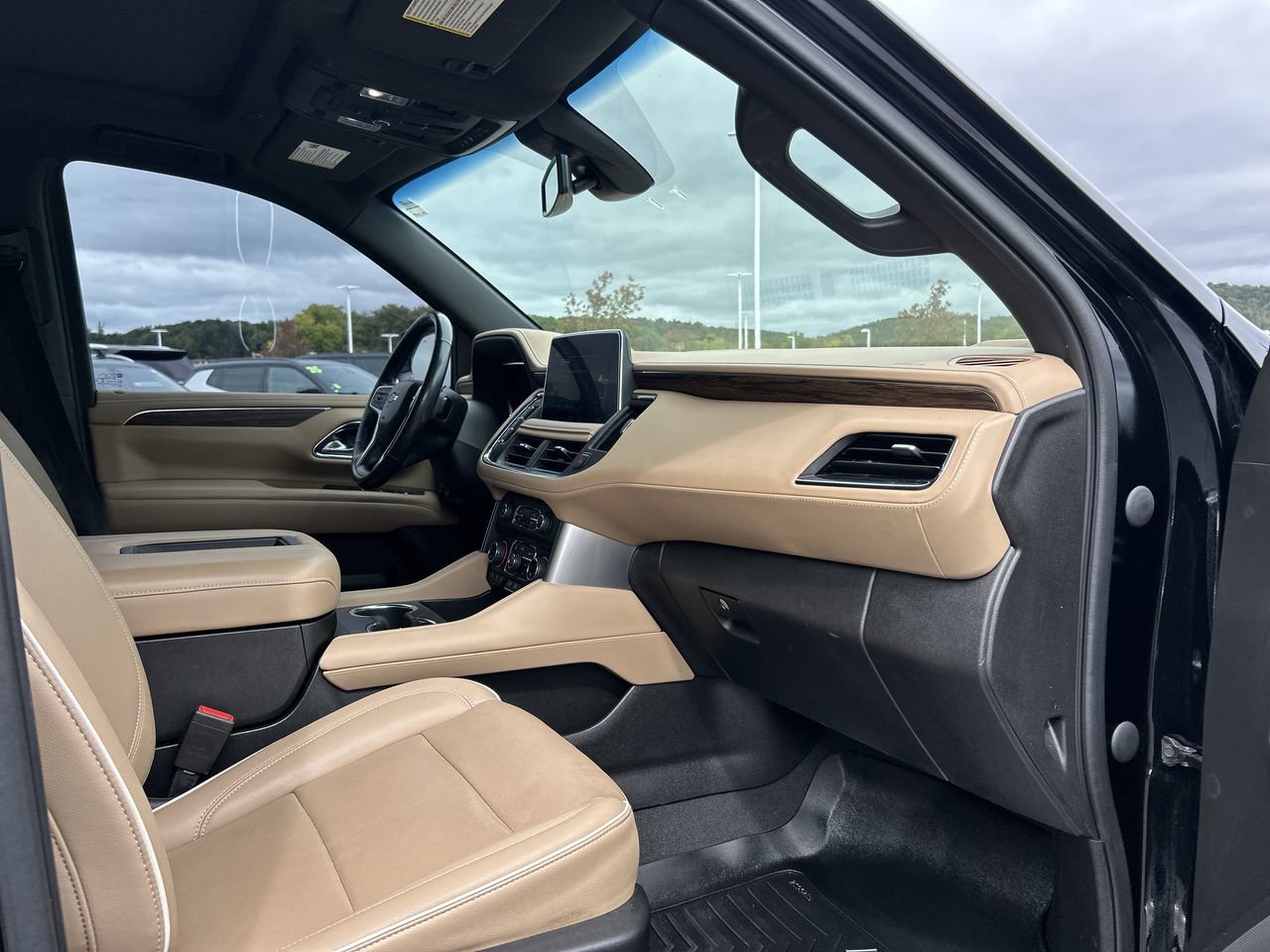 Used 2022 Chevrolet Tahoe Premier AWD/4WD image 18