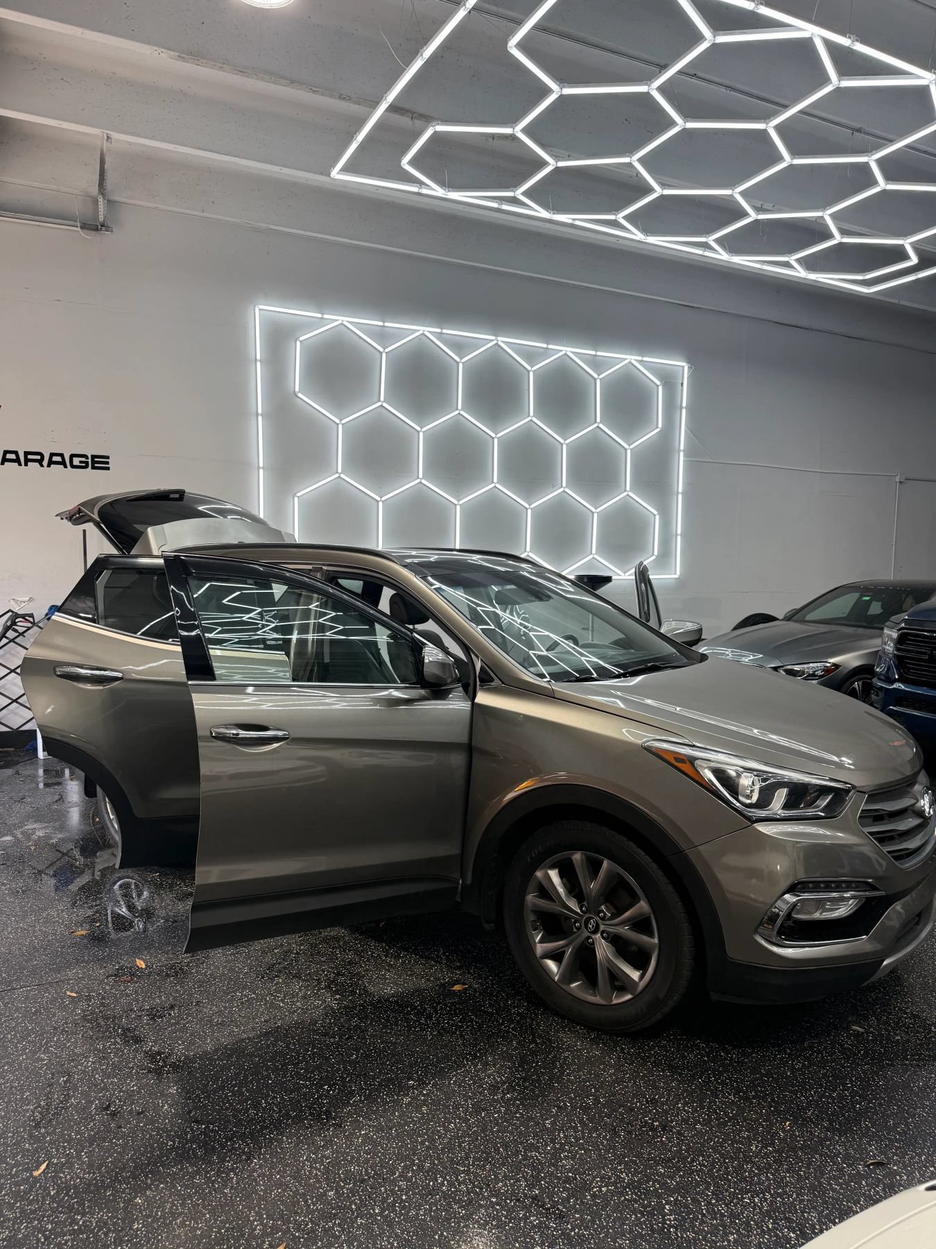 Used 2018 Hyundai Santa Fe Sport w/ 2.0T Ultimate Tech Package 05 AWD/4WD image 23